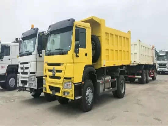 4X2 HOWO dump truck