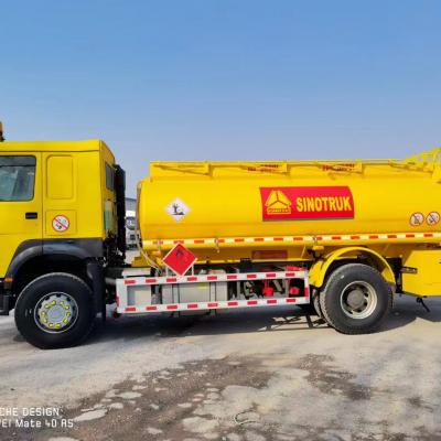 HOWO 4X2 water tanker truck